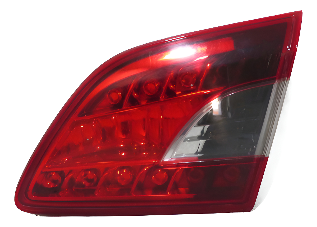Calavera Interior Derecha Sentra 2013-2016 Detalle. Rojo - vista 1