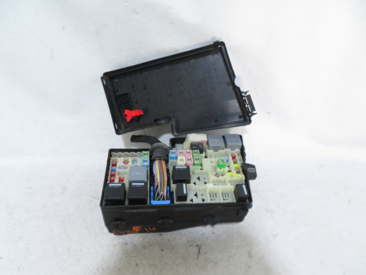 Caja Fusibles Escape 2013-2016 2.0 Y 2.5 Litros