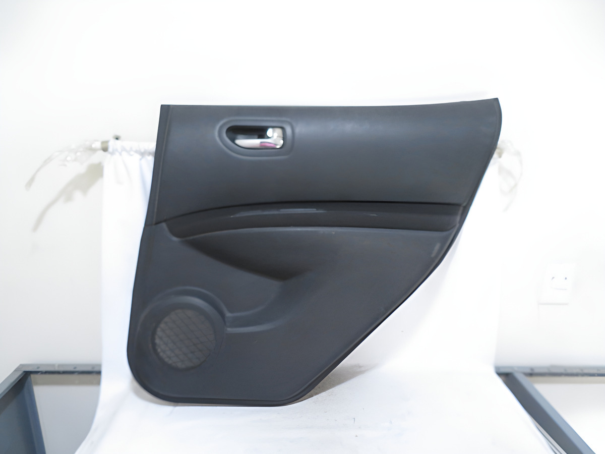 Tapa Vestidura Puerta Trasera Derecha Rogue 2008-2014 Negro