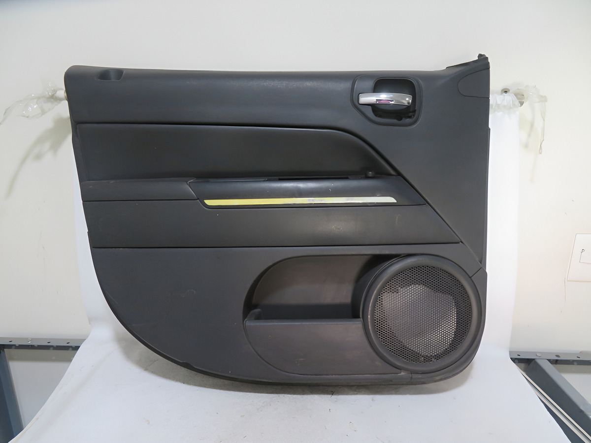 Tapa Vestidura Puert Delantera Izquierda Patriot 2010 Detall