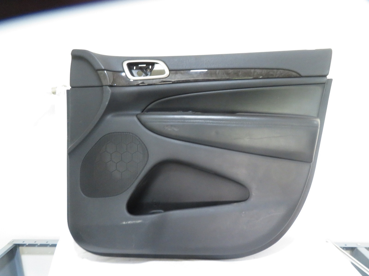 Tapa Vestidura Delantera Derecha Grand Cherokee 2012