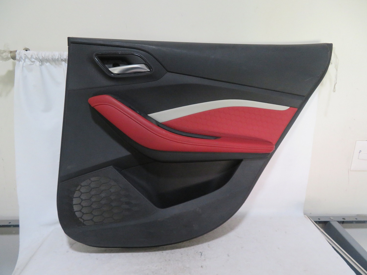 Tapa Vestidura Puerta Trasera Derecha Mg Gt 2021 2024