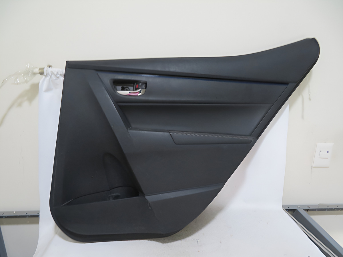 Tapa Vestidura Puerta Trasera Derecha Corolla 2016