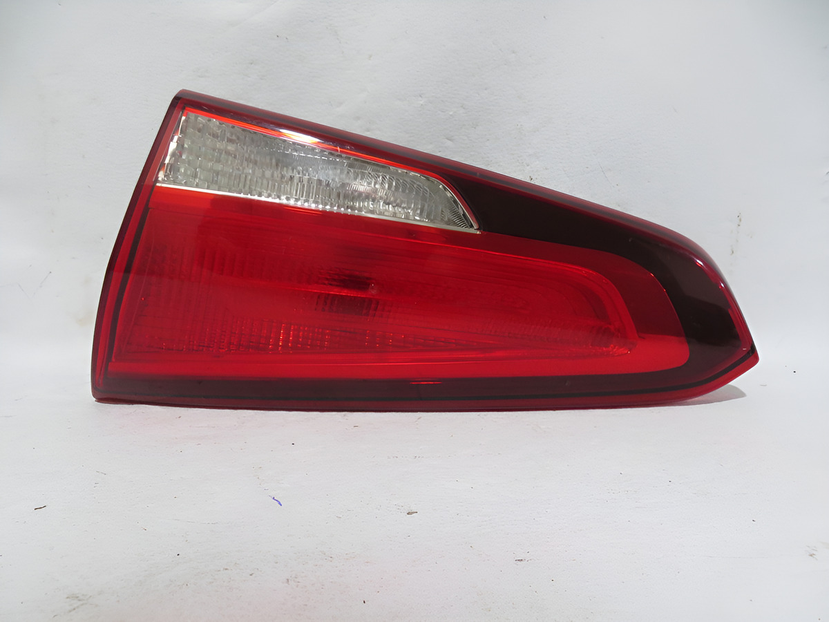 Calavera Interior Derecha Kia Forte 2018 Derecho Rojo - vista 1