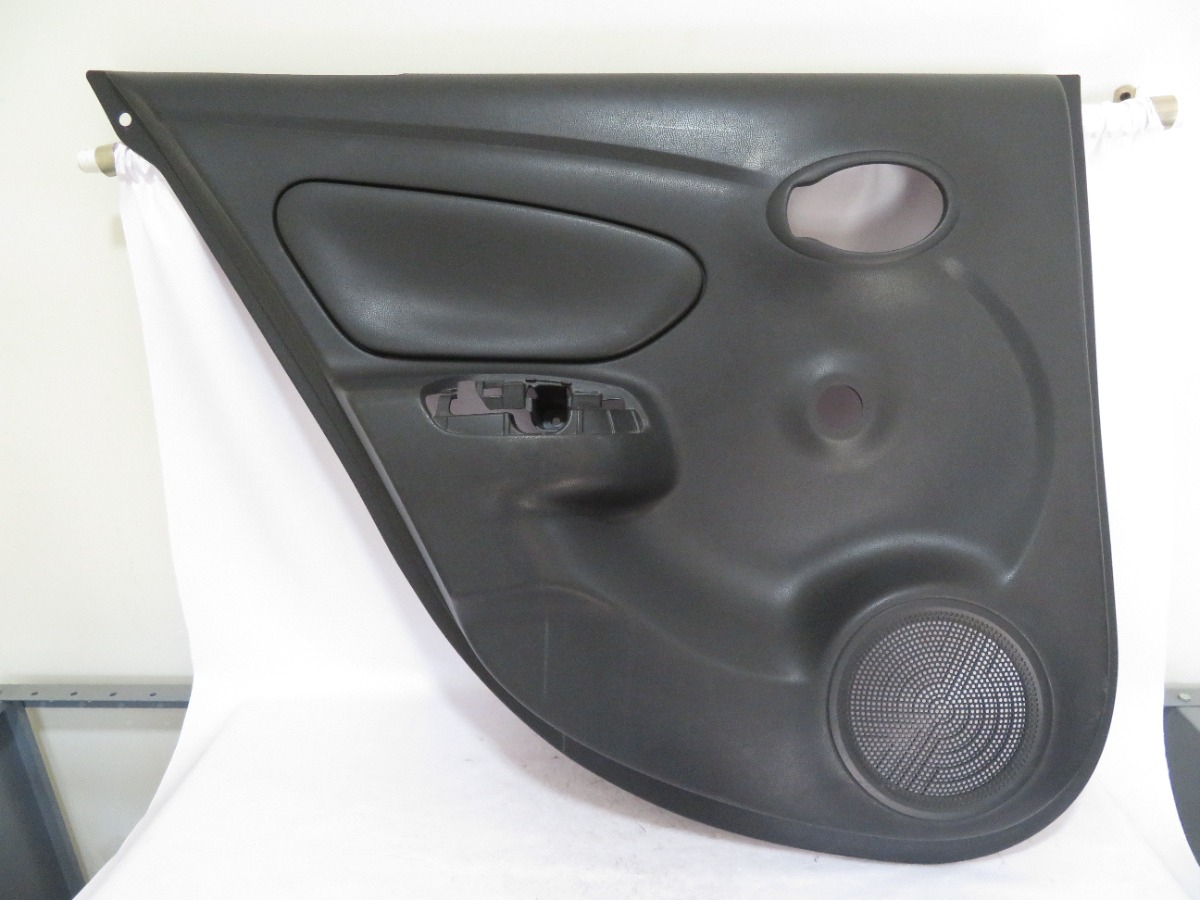 Tapa Vestidura Trasera Izquierda Manual Versa 2012 Al 2019