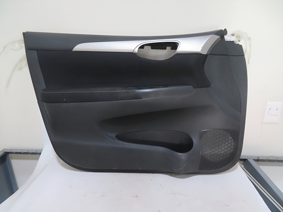 Tapa Vestidura Puerta Delantera Izquierda Sentra 2016
