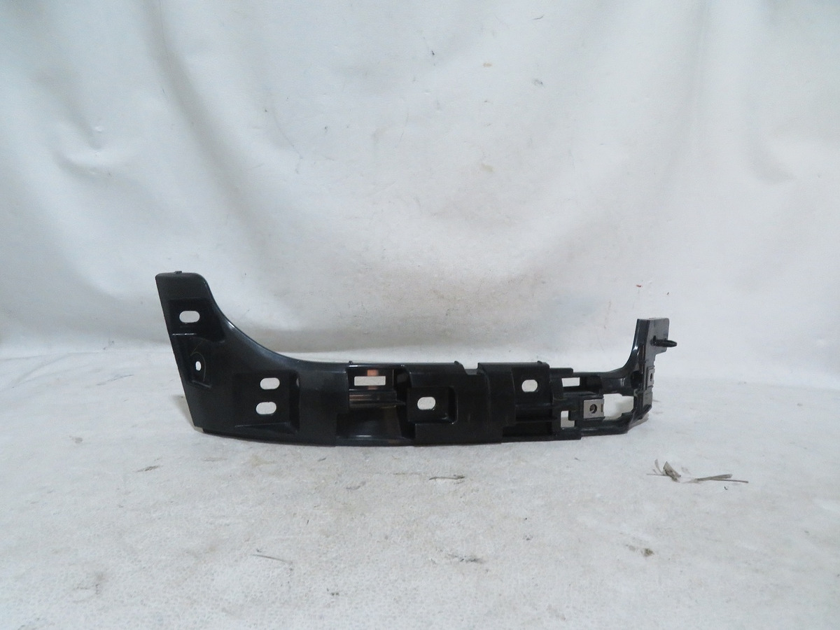 Guia De Faro Izquierdo Dodge Ram 2019-2022