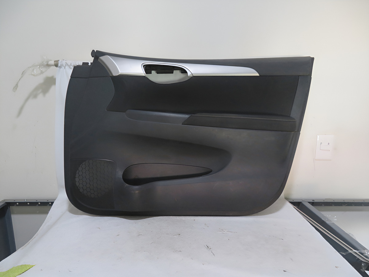 Tapa Vestidura Puerta Delantera Derecha Sentra 2016