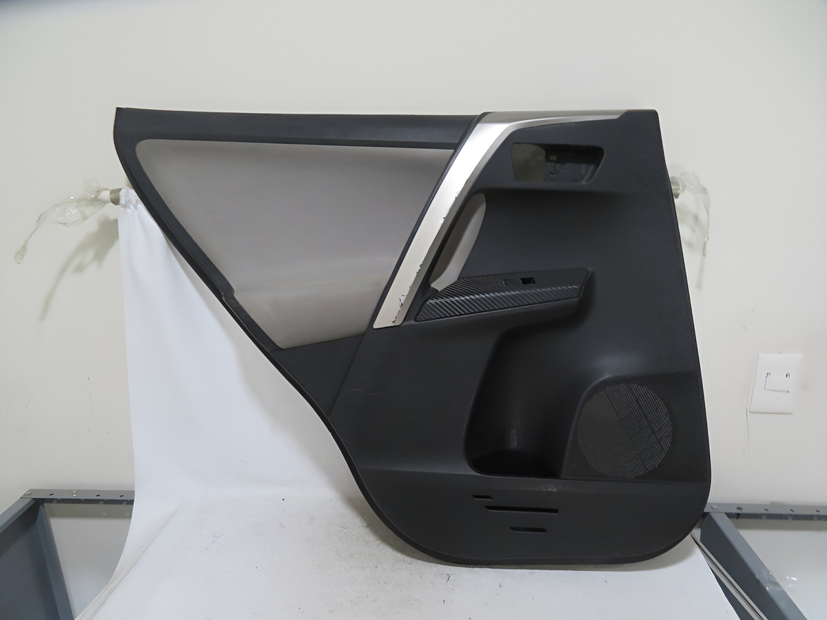 Tapa Vestidura Puerta Trasera Izquierda Rav4 2017