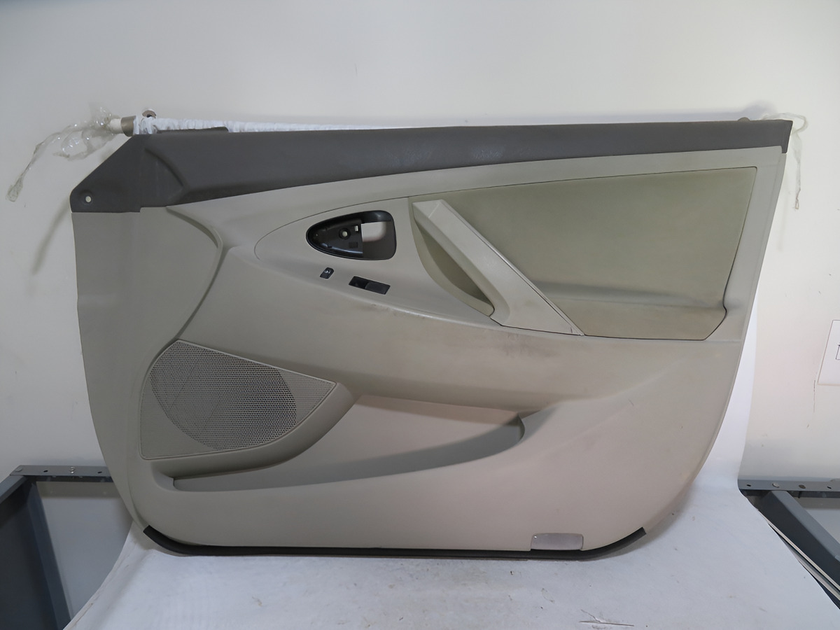 Tapa Vestidura Puerta Delantera Derecha Camry 2010