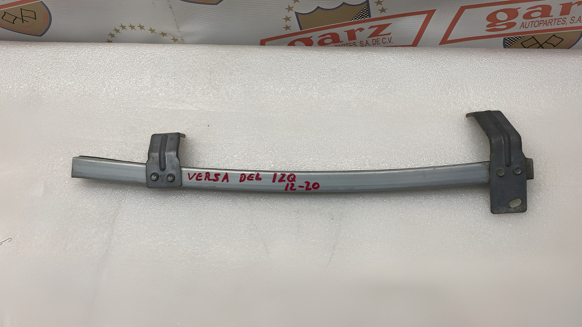 Nissan Versa 2012 - 2018 Gomas para Cristales Delantera Izquierdo Usado Original
