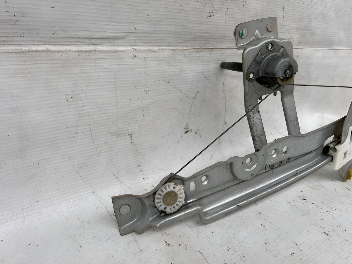 Elevador Trasero Izquierdo Ford Figo 2016-2018 Usado Gris