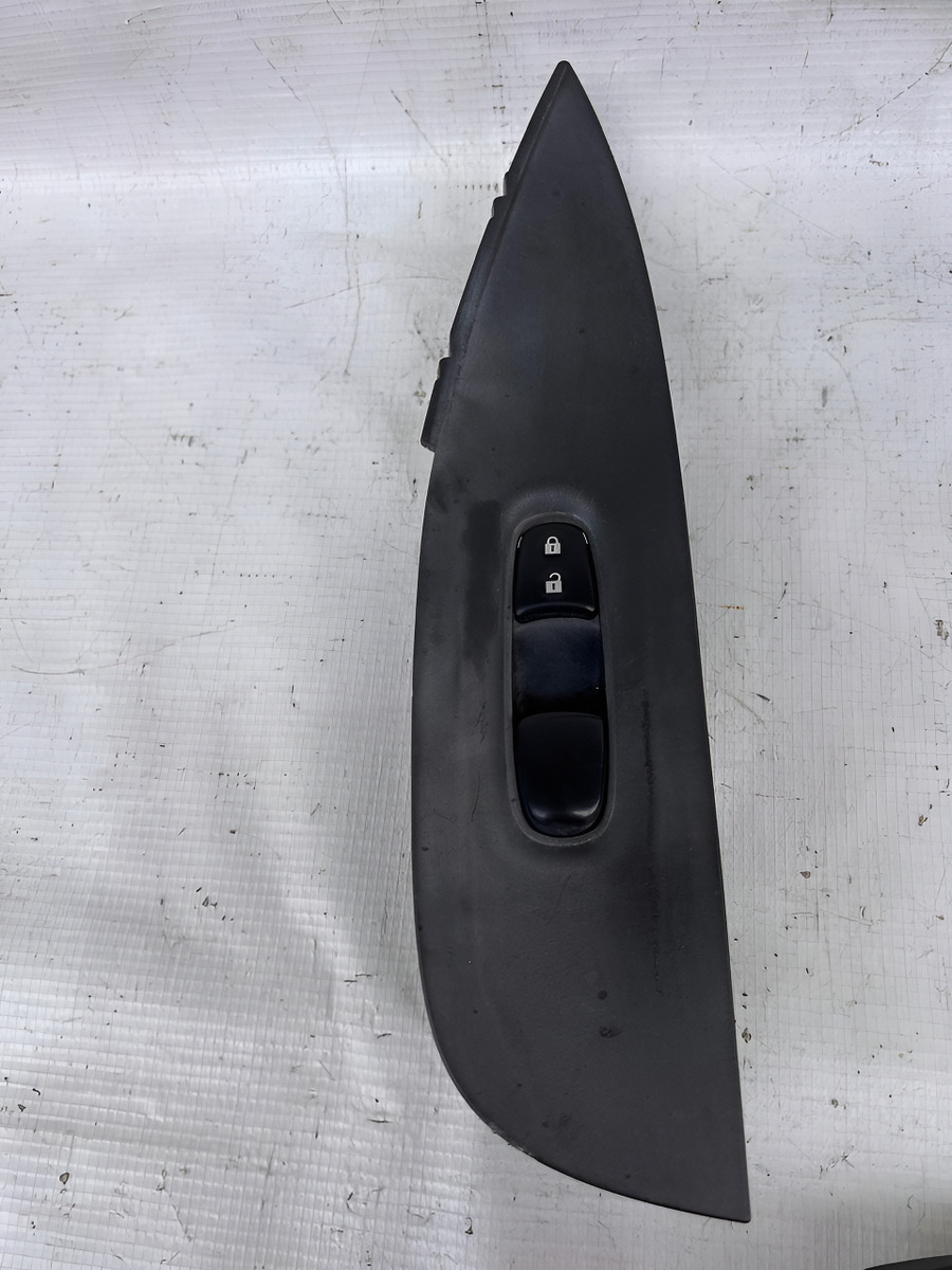 Control Trasero Izquierdo Nissan X-trail 2015-2020 Usado Ori