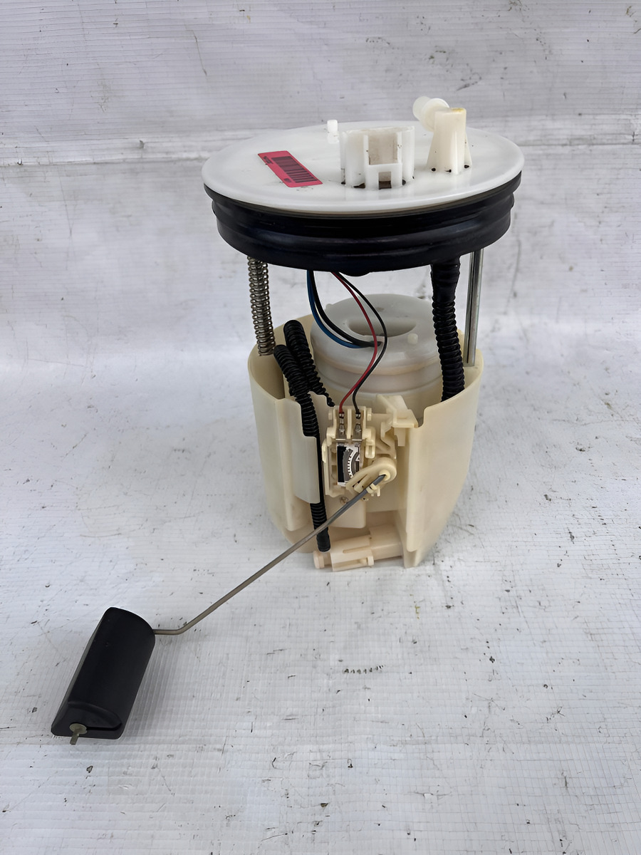 Bomba De Gasolina Toyota Yaris R 2016-2020 Usado Original 1