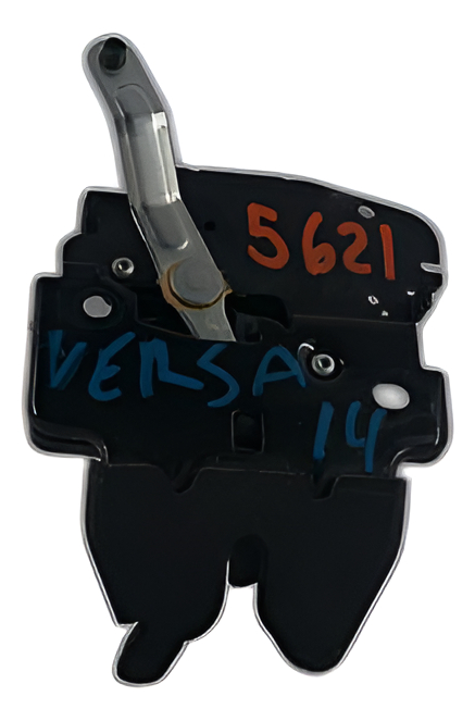 Nissan Versa 2012 - 2019 Cerraduras de Cajuela y Portón Trasera Usado Original