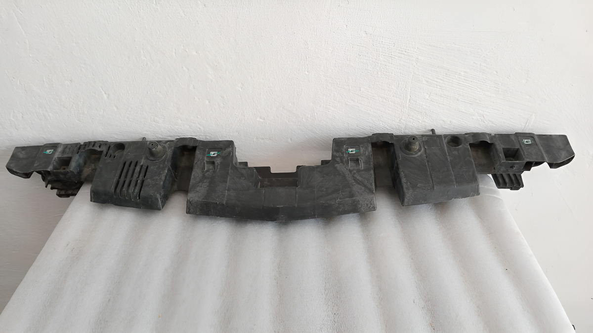 Tolva Superior De Radiador  Chevrolet Cavalier 18-21 Detalle