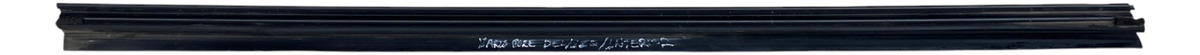 Moldura Cañuela Inter Puerta Del Izq Yaris Core 17 18 19 20