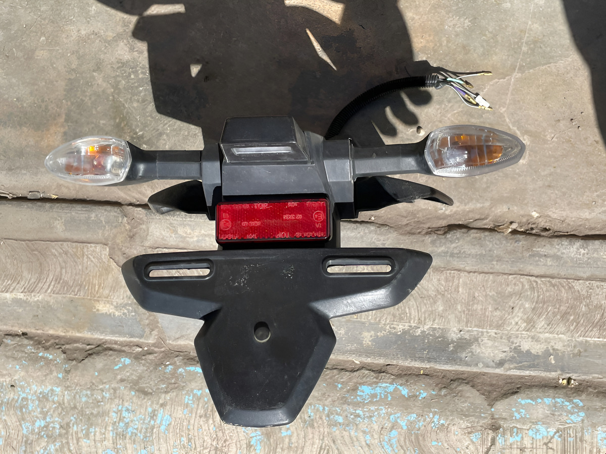 Suzuki Gixxer 250 2020-2025 Portaplacas Direccionales