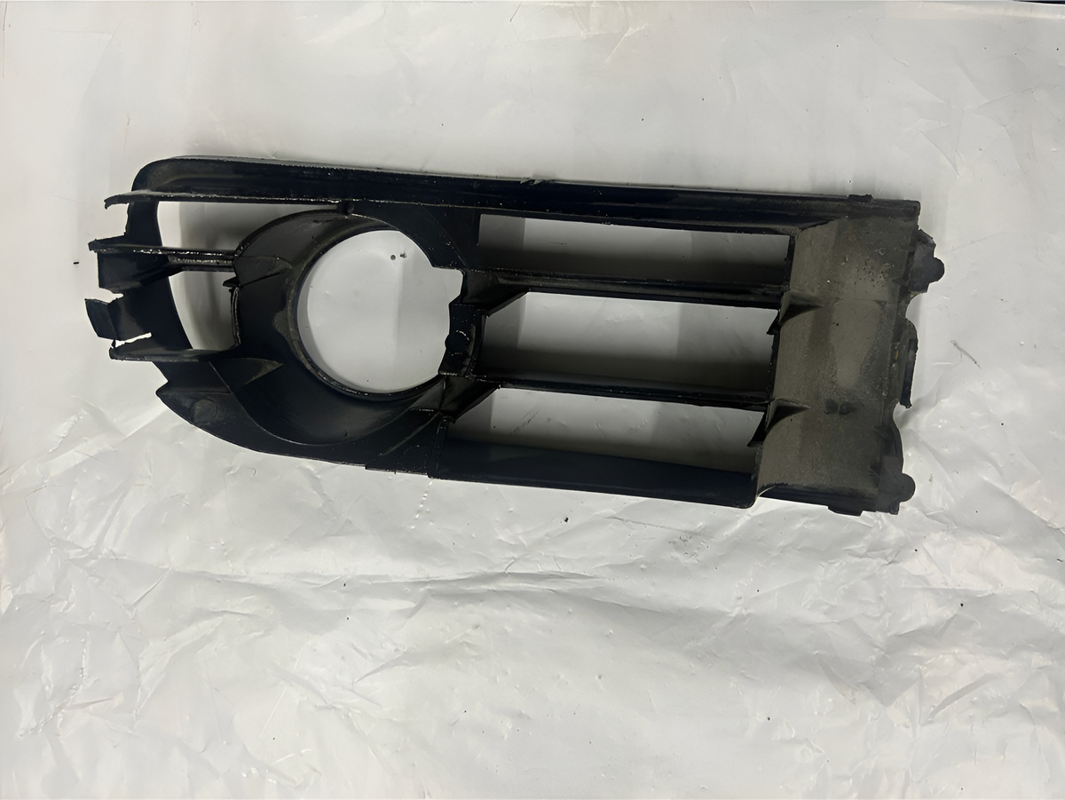 Rejilla Faro Niebla Izq Volkswagen Polo 2003-2005 Usado