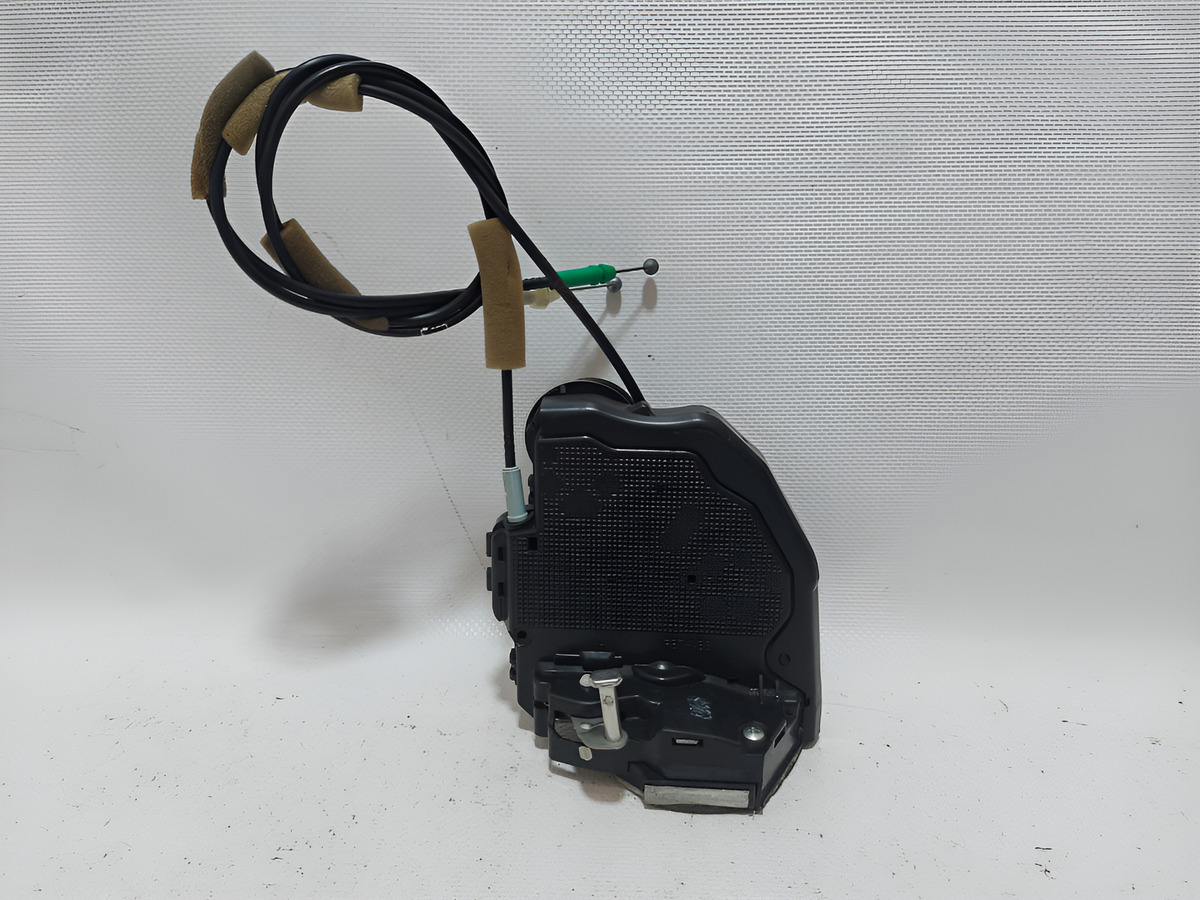 Toyota Camry 2007 - 2011 Cerraduras de Puerta Trasera Izquierdo Usado 