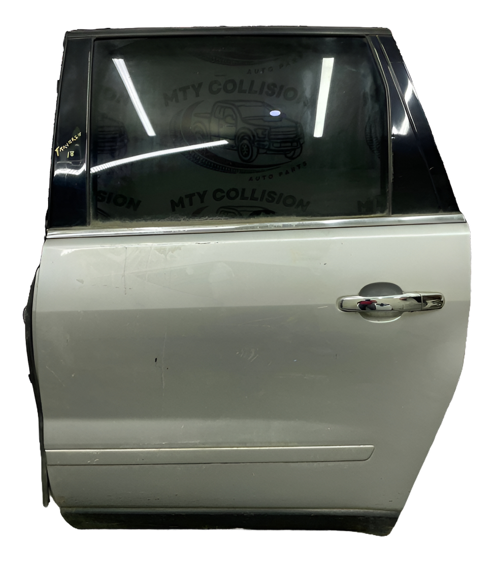Chevrolet Traverse 2009 - 2017 Puerta Trasera Derecho Usado Original