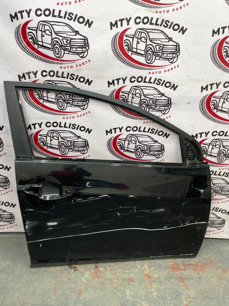 Puerta Delantera Nissan Sentra 2013 2014 2015 2016 2017 2019 Delantera Derecha Rojo