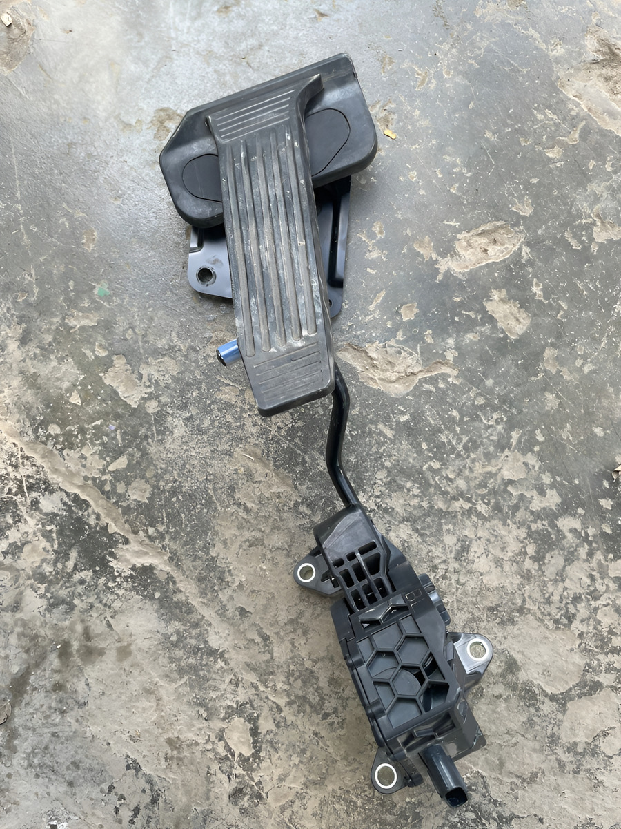 Lexus Ux250h 2023-2025 Pedal Acelerador