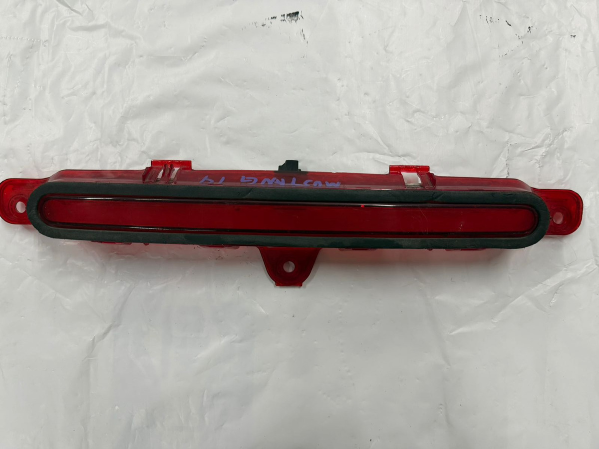 Faro De Tres Stop Mustang 2010-2014 Usado Original