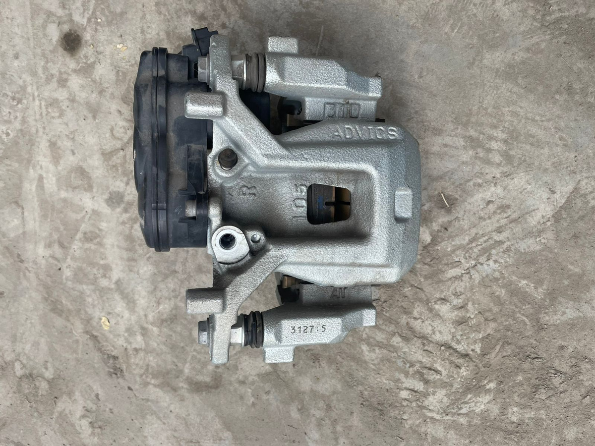 Lexus Ux250h 2023-2025 Caliper Trasero Derecho Elect