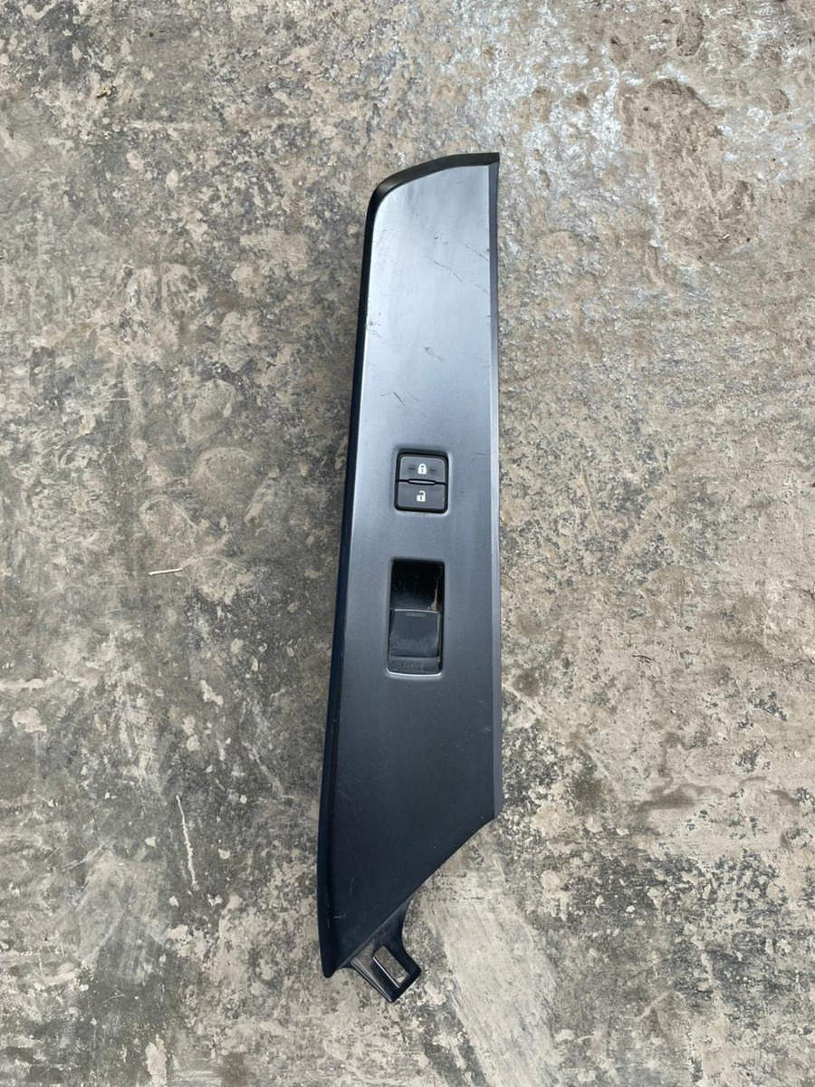 Lexus Ux250h 2023-2025 Interruptor Ventada Del Der