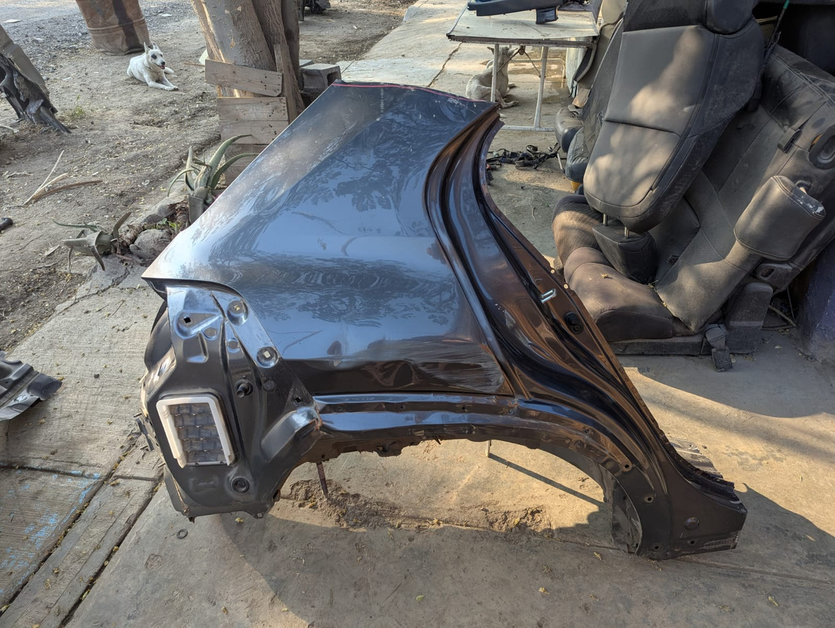Lexus Ux250h 2023-2025 Costado Derecho