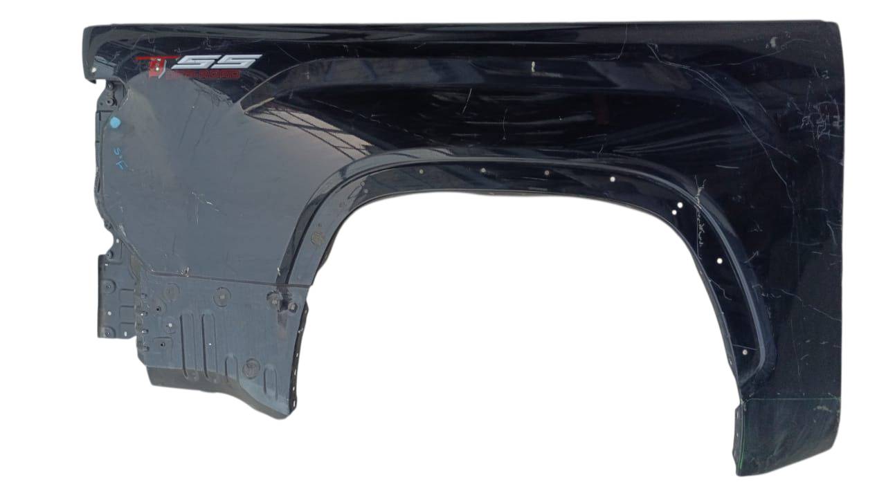 Toyota Tundra 2022 - 2025 Costados Laterales Derecho Usado Original