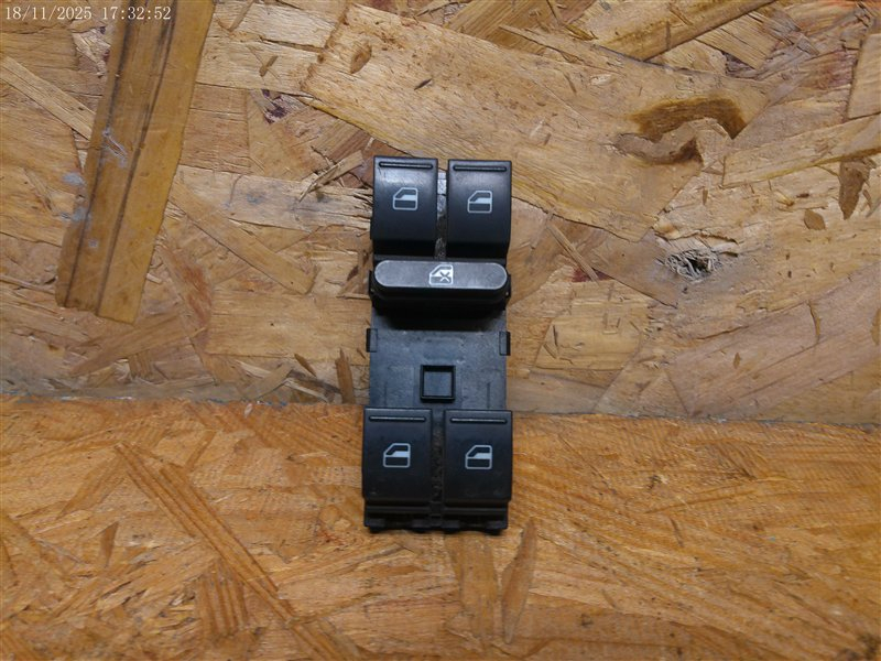 Volkswagen Jetta 2011 - 2018 Interruptores para vidrios Delantera Izquierdo Usado Original