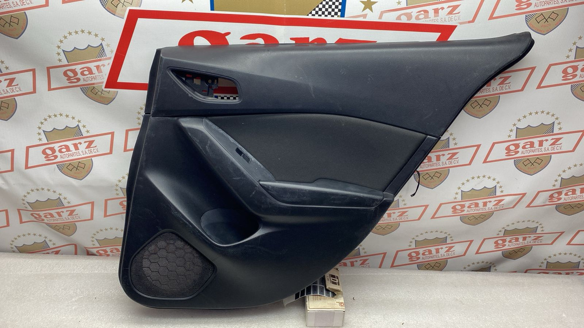 Mazda 3 2014 - 2016 Tapiceria Trasera Derecho Usado Original