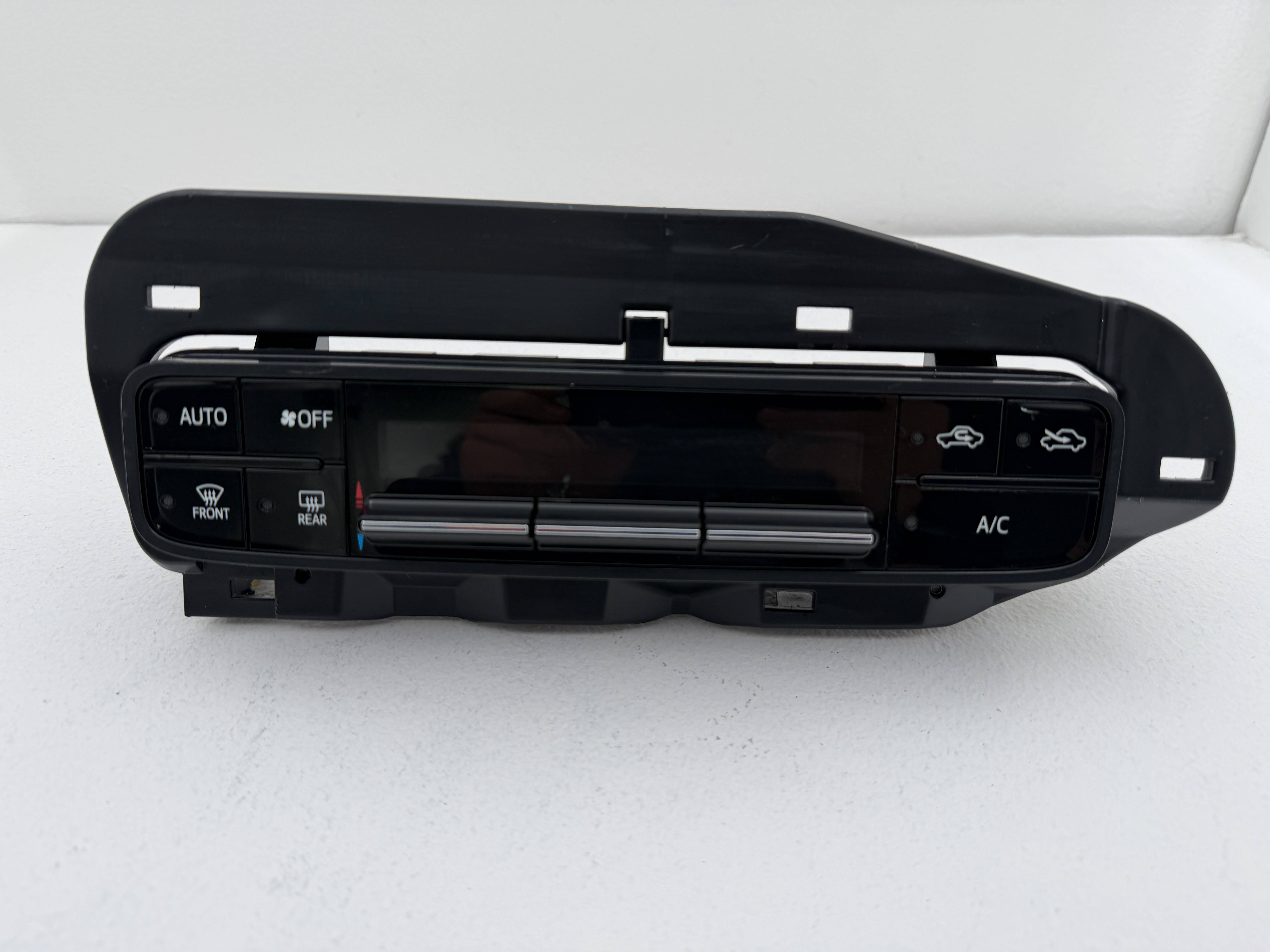 Toyota Corolla 2017 - 2019 Control de Clima Usado Original