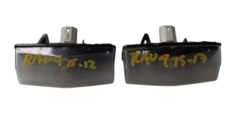 Toyota Rav4 2013 - 2015 Luces de Placas Usado Original