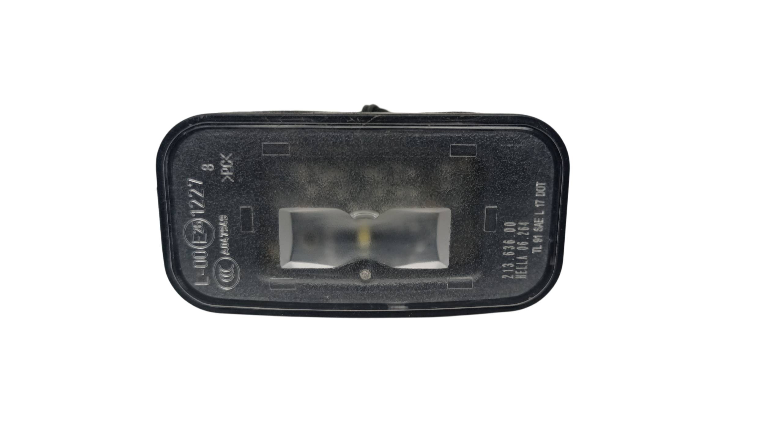Toyota Camry 2018 - 2023 Luces de Placas Usado Original