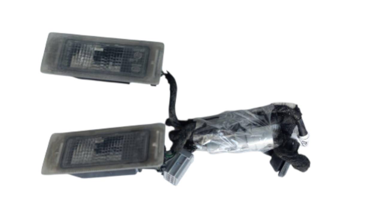 Chevrolet Traverse 2018 - 2023 Luces de Placas Usado Original