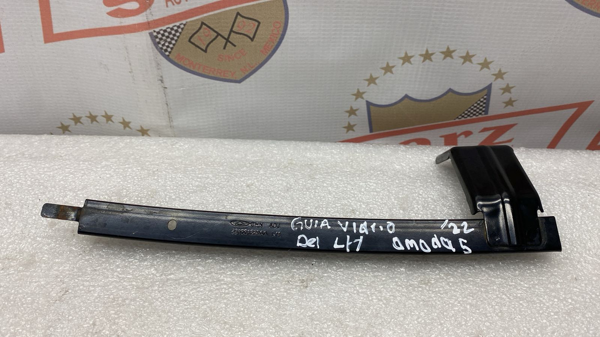 Chirey Omoda 5 2022 - 2024 Gomas para Cristales Delantera Izquierdo Usado Original