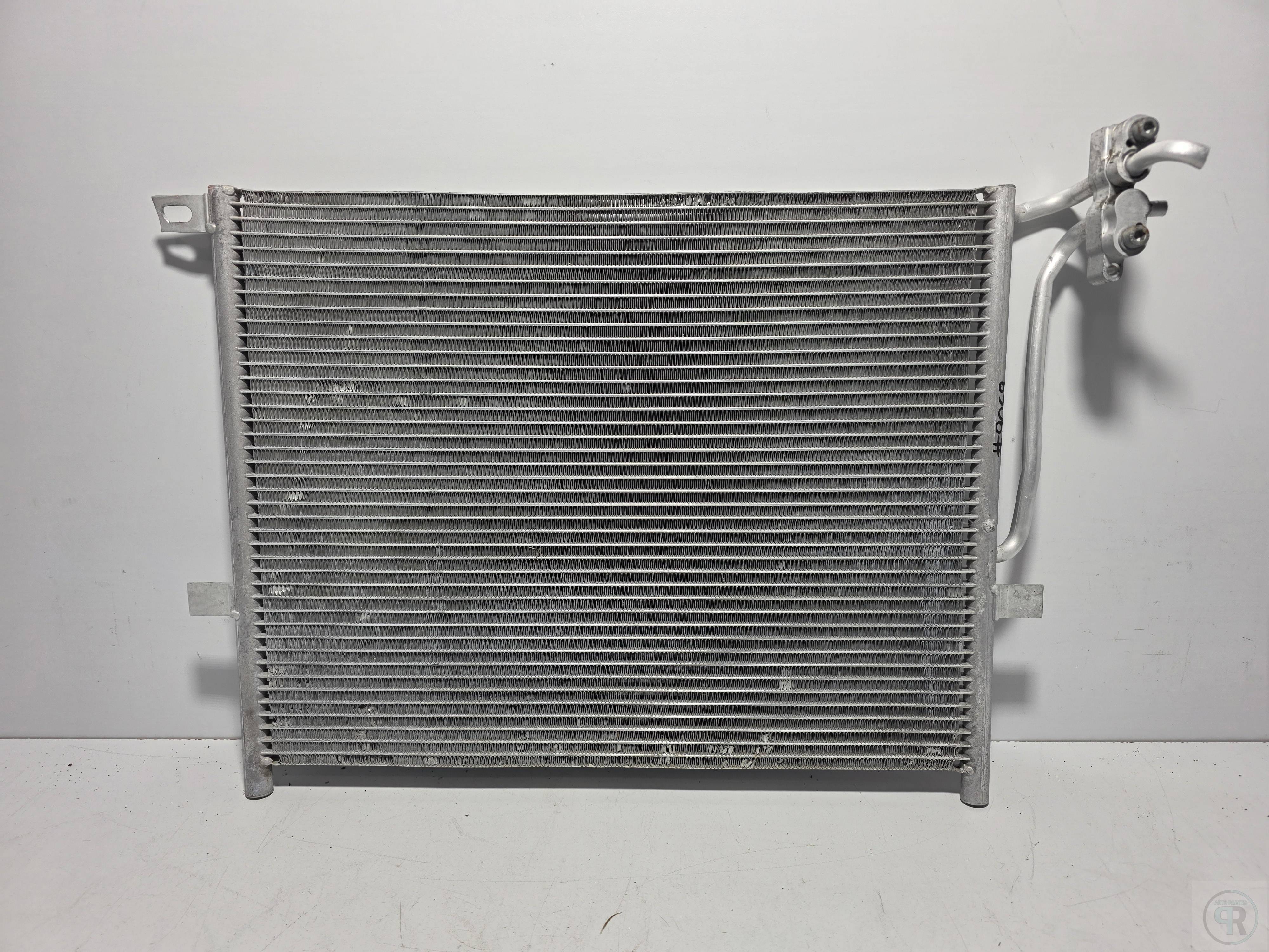 Bmw Z4 2003 - 2008 Condensador Delantera Usado Original