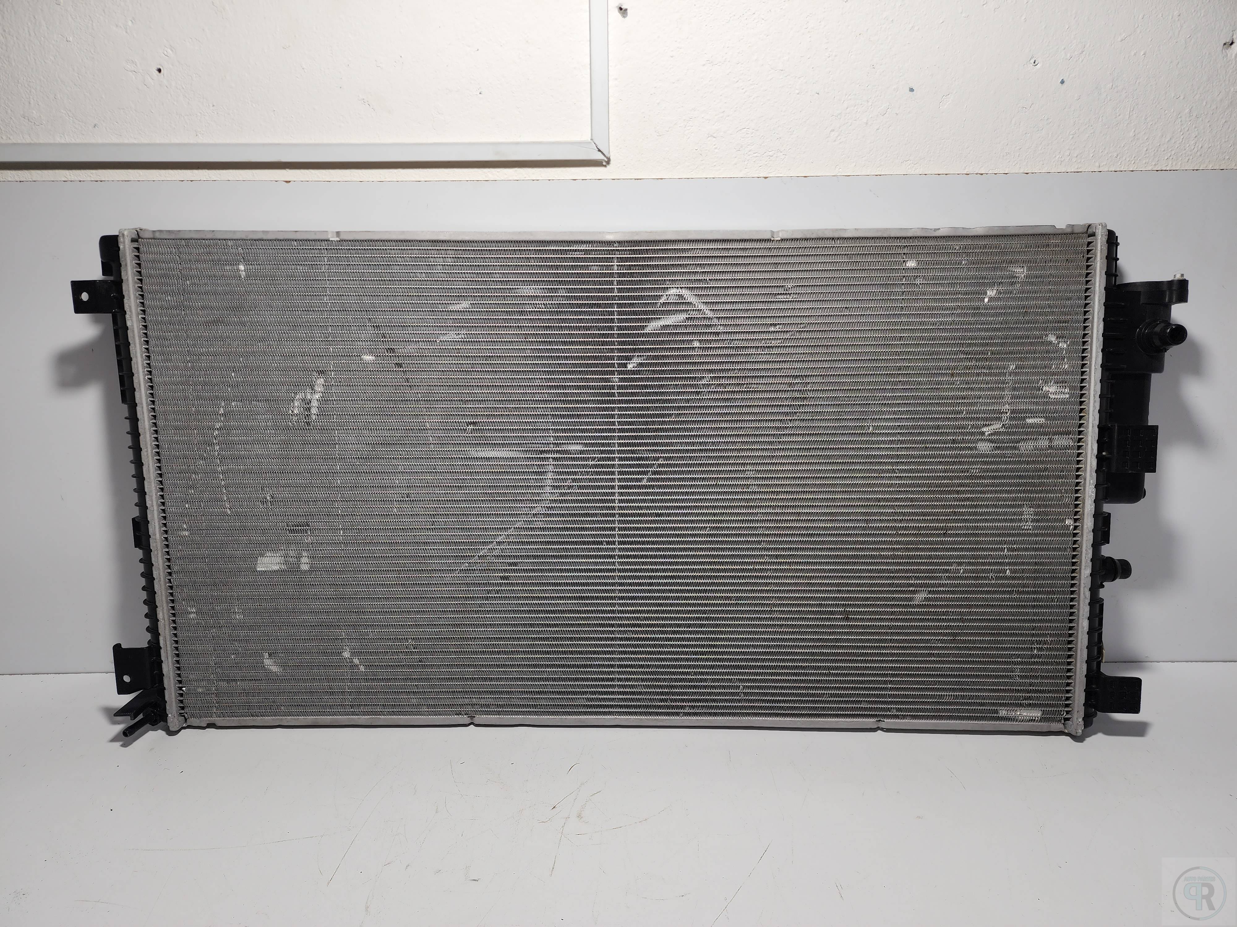 Ford F-350 super duty 2023 - 2025 Radiador Delantera Usado Original