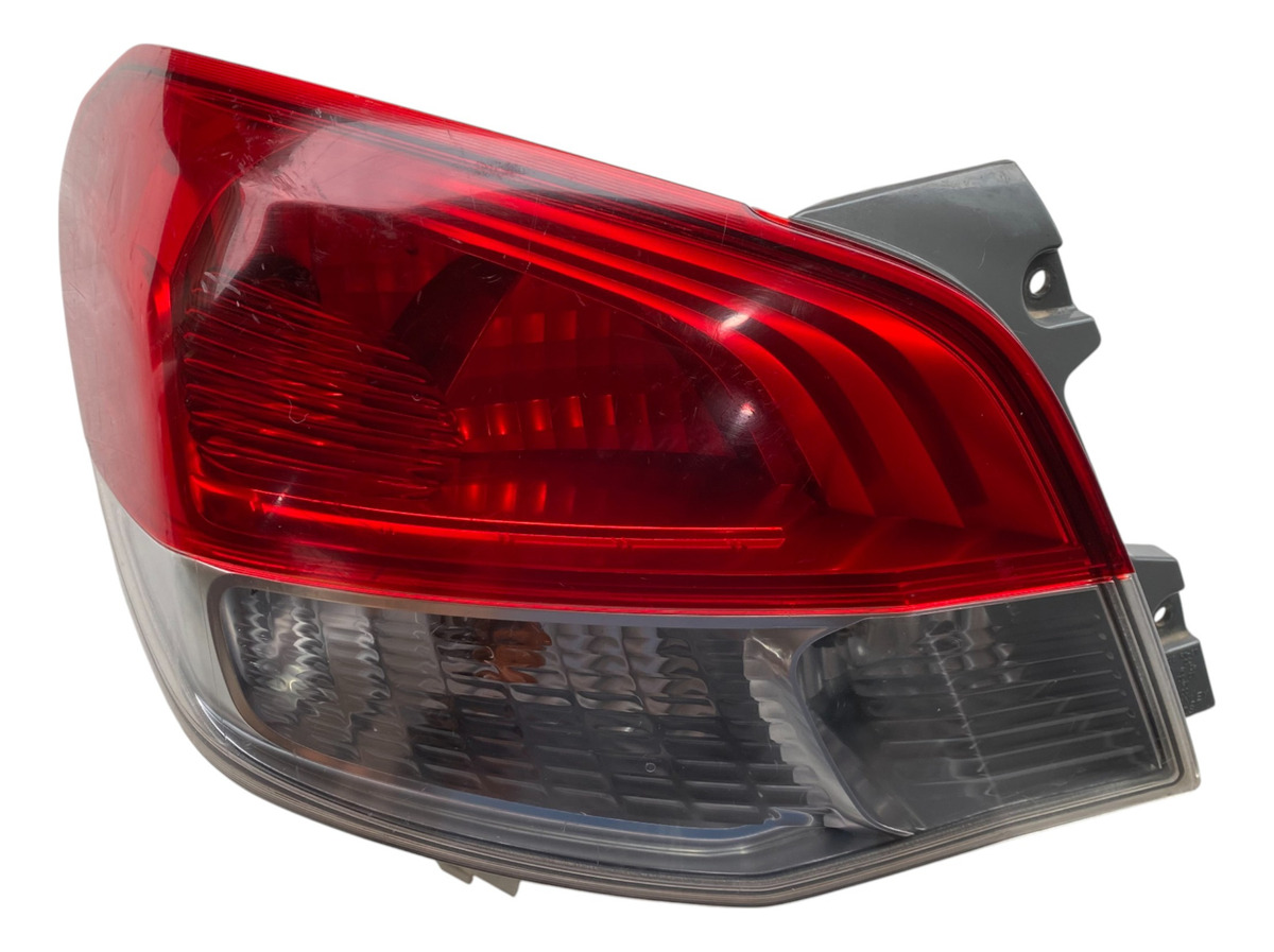Calavera Izquierda Dodge Attitude 15 16 17 18 19 20 21 22 23