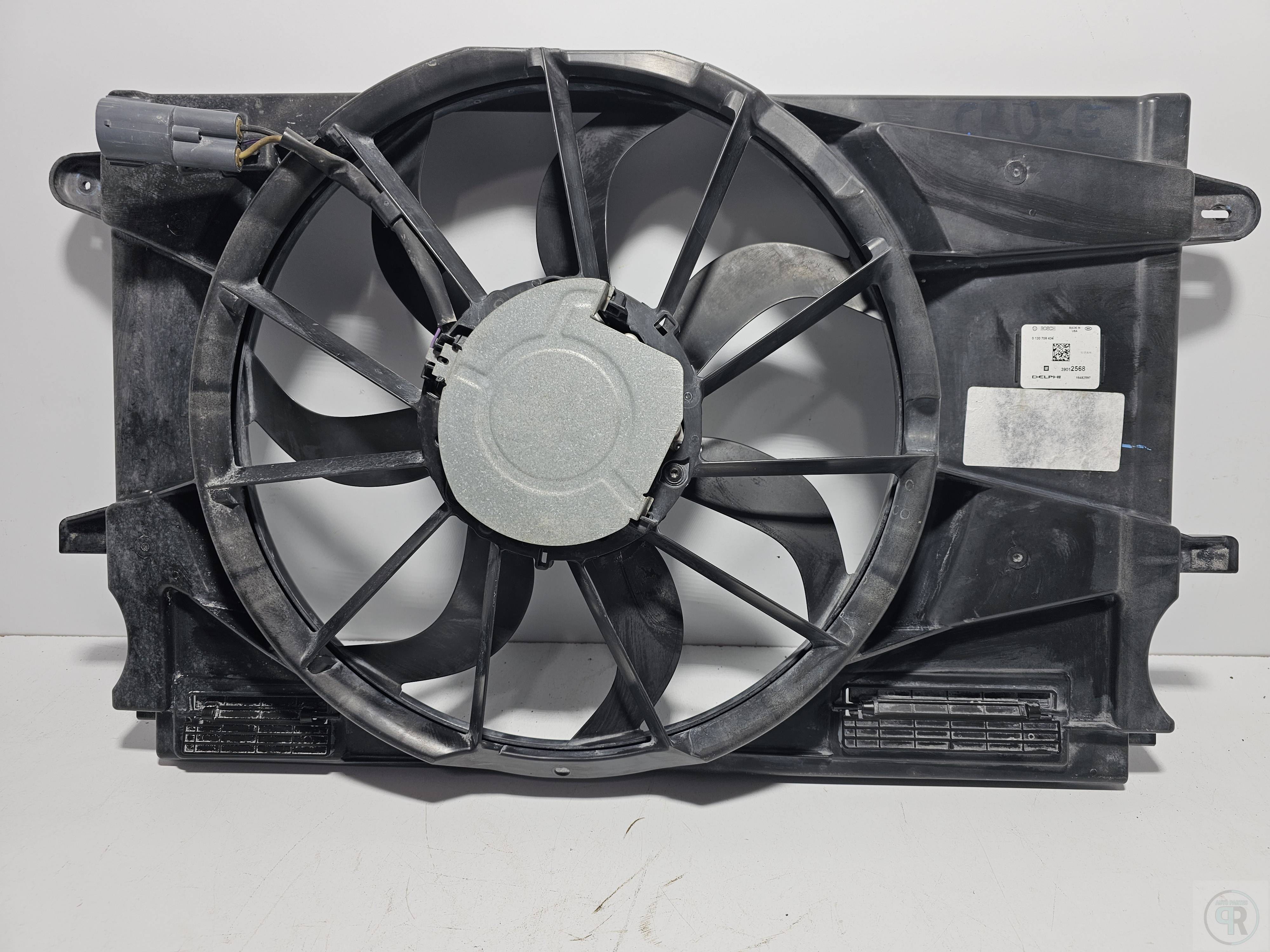 Chevrolet Cruze 2016 - 2019 Ventilador de Radiador Delantera Usado Original