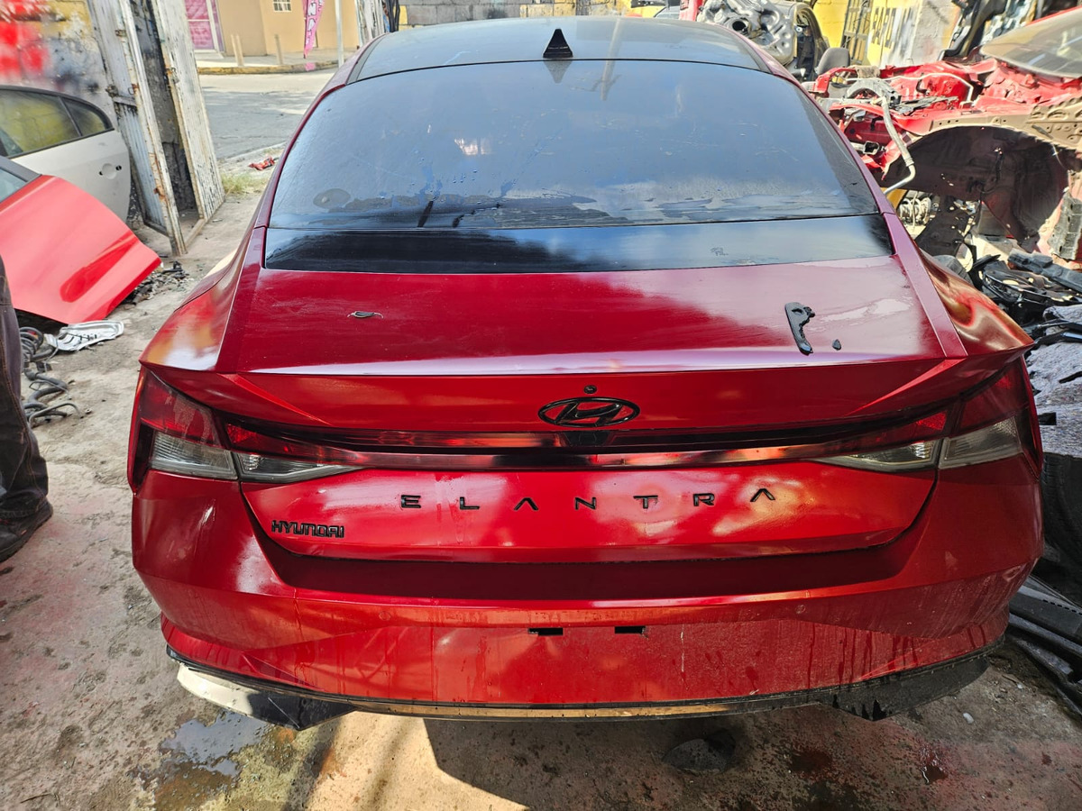 Hyundai Elantra 2022-2025 Tapa De Cajuela 5p Original - vista 1