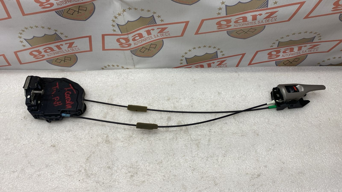 Toyota Corolla 2009 - 2013 Cerraduras de Puerta Trasera Derecho Usado Original