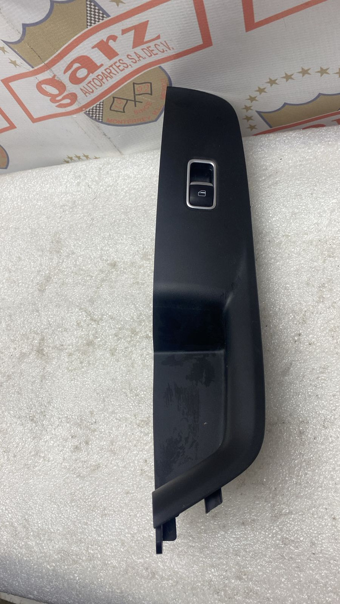 Chirey Omoda 5 2022 - 2024 Control de puerta Trasera Derecho Usado Original