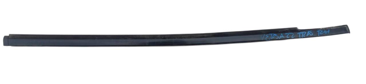 Nissan Versa 2020 - 2024 Botagua Trasera Derecho Usado Original