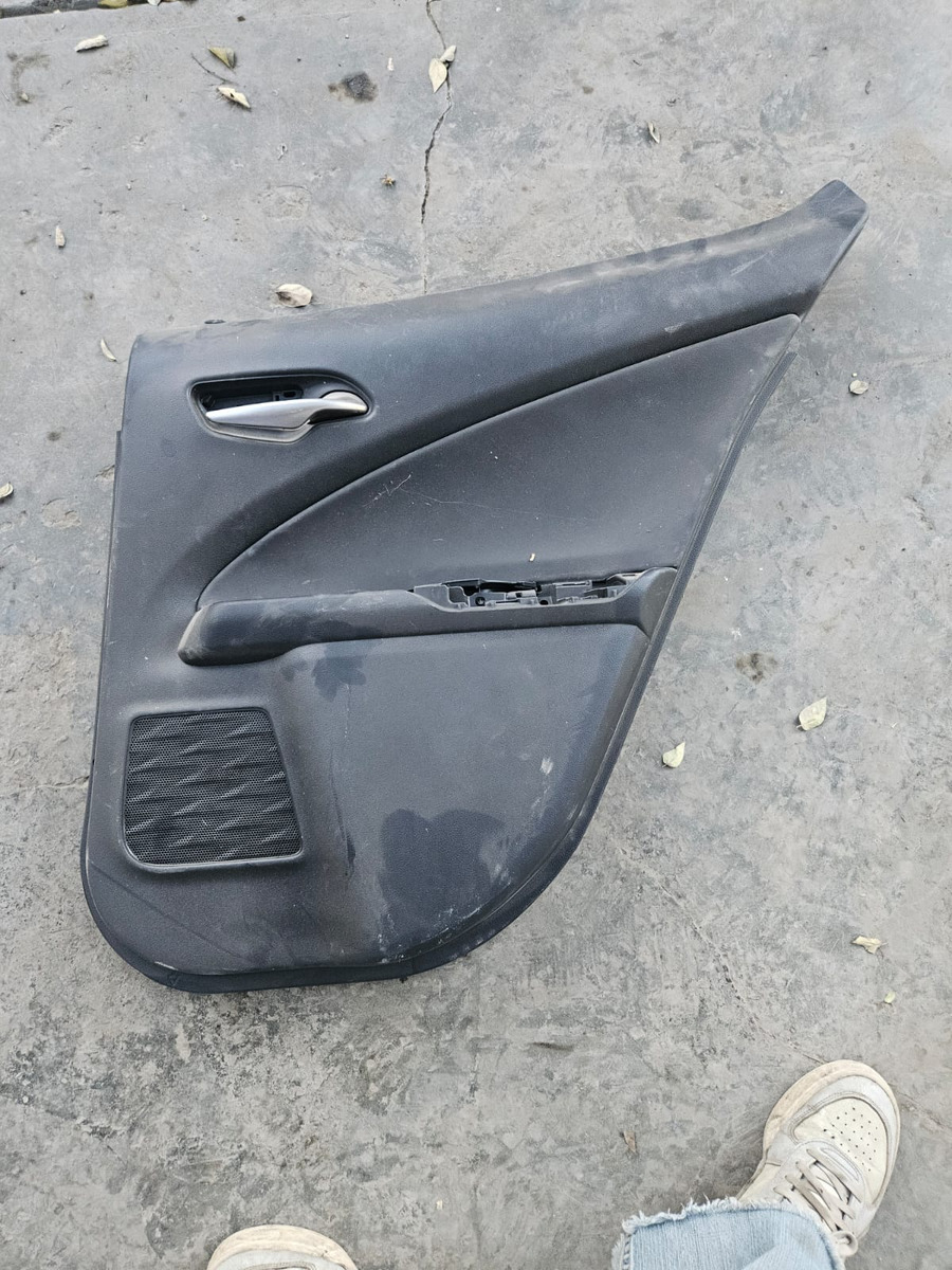 Lexus Ux250 2023-2025 Vestidura De Puerta Tras Izq