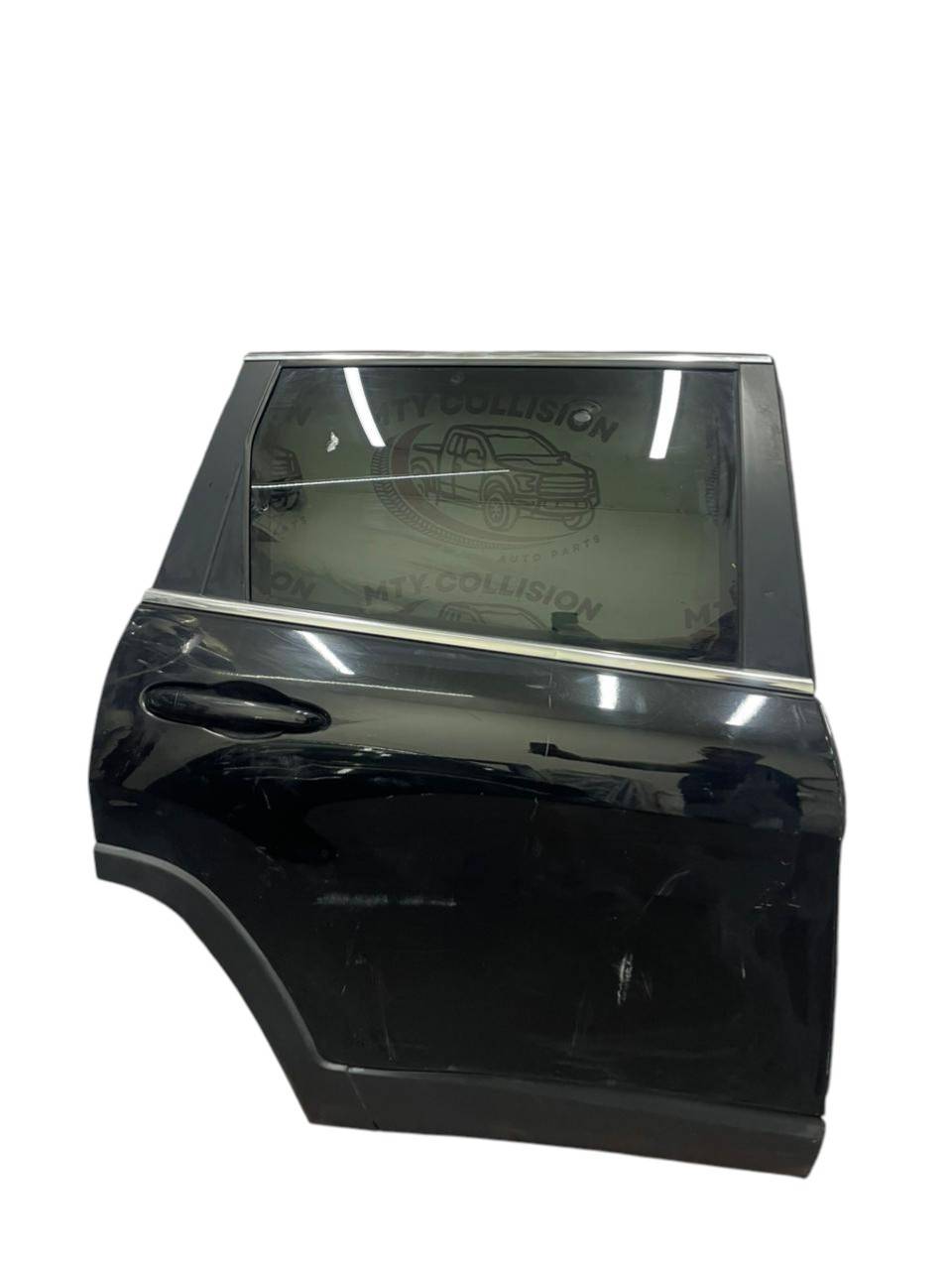 Jeep Grand cherokee 2015 - 2021 Puerta Trasera Derecho Usado Original
