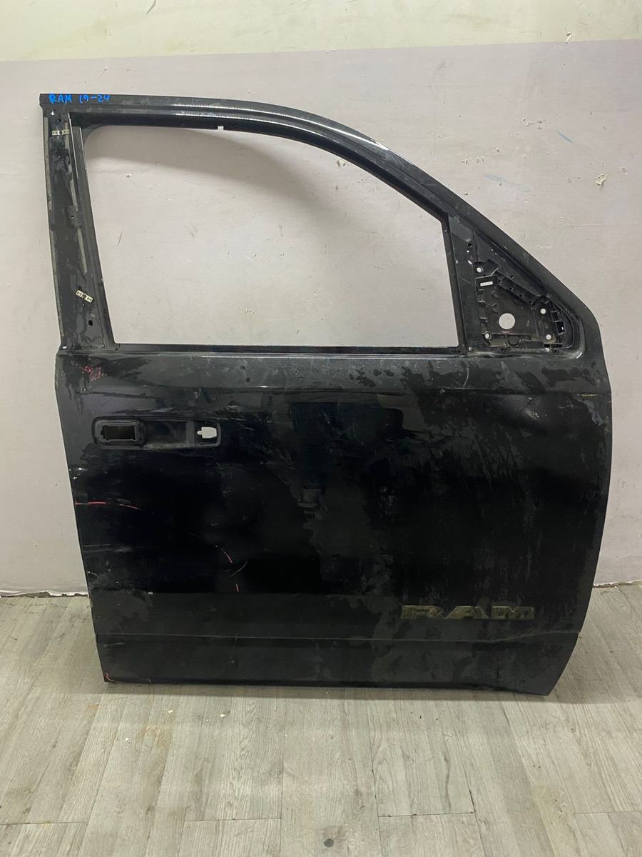 Puerta Delantera Derecha Ram 2019 2020 2021 2022 2023 2024 Delantera Derecha Negro - vista 1
